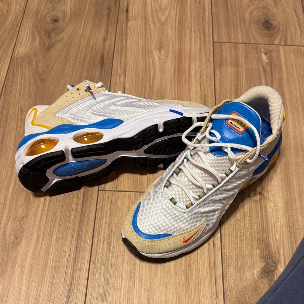 Nike Athletic Shoes White Blue Yellow